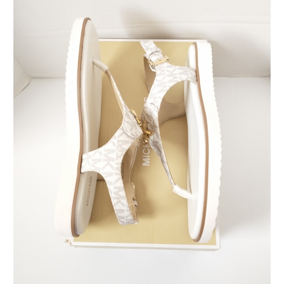 New! MICHAEL KORS Women's MK Logo Jilly T-Strap Sandals Shoes Open-Toe Vanilla 7 - Picture 8 of 9
